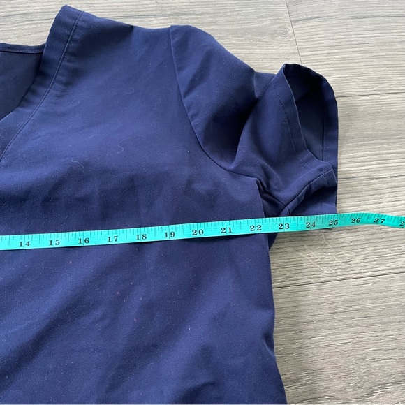 Figs Womens Navy Blue Scrub Top Size XL Technical Collection Short Sleeve - Picture 5 of 9